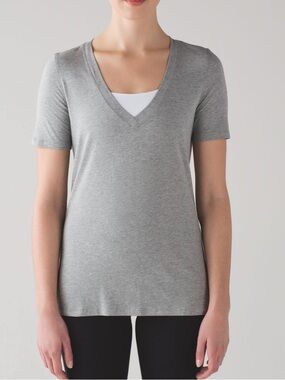 GUC Lululemon Love Tee Heathered Gray Size 6